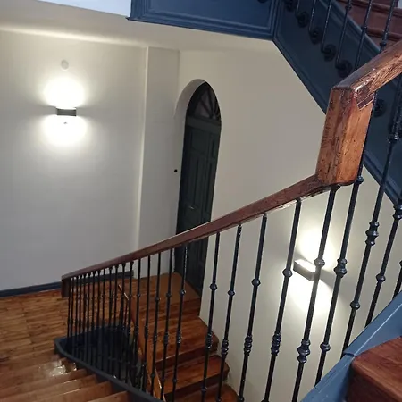 2 Con Parking Apartment